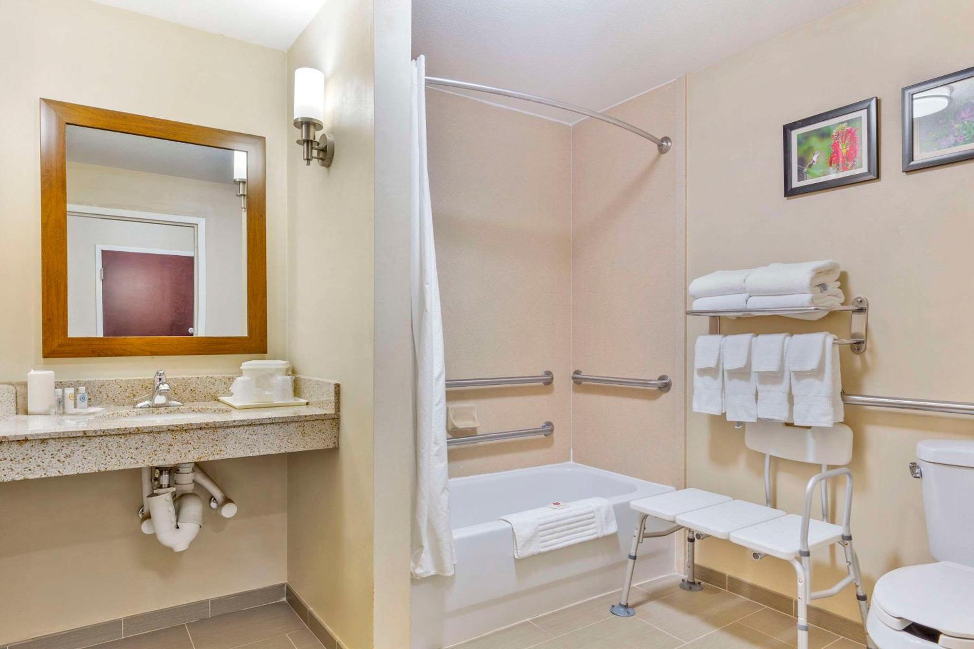 Comfort Suites Wilson - I - 95 Екстер'єр фото
