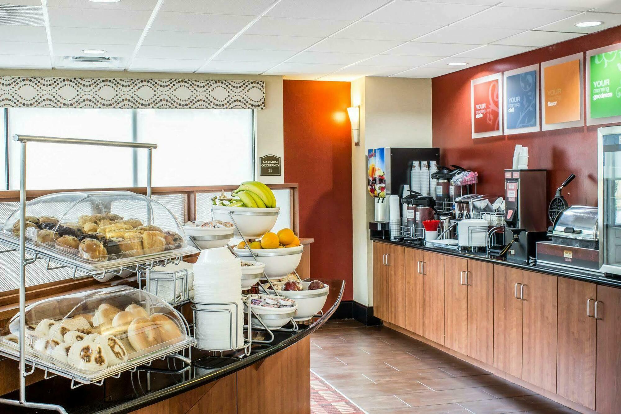 Comfort Suites Wilson - I - 95 Екстер'єр фото